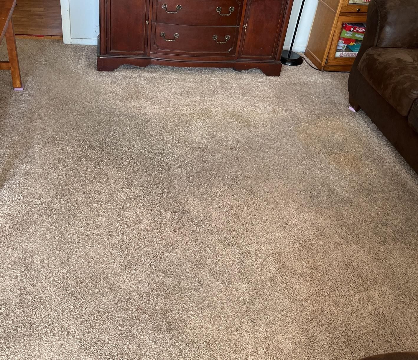 Carpet cleaning Naugatuck CT, living room carpet after cleaning
