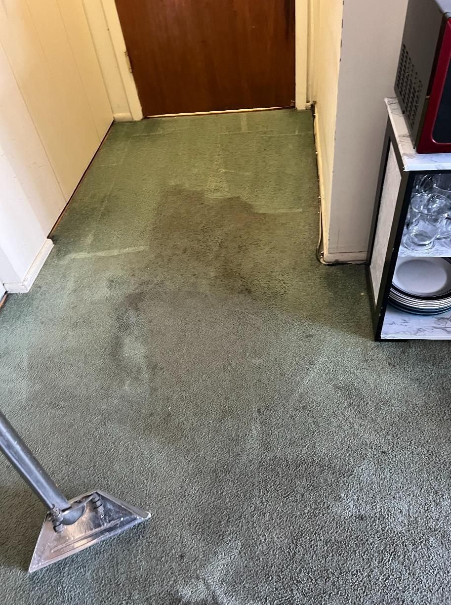 Carpet cleaning Norwalk CT, hallway carpet before cleaning